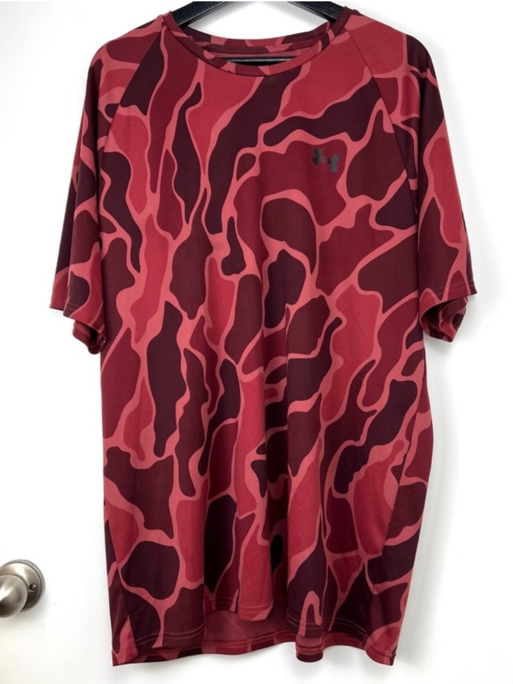 Under Armour Men’s Velocity Camo Performance Tee 2XL Burgundy Camo Active Gym
